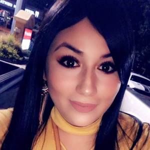 Meet your Posher, Romelia